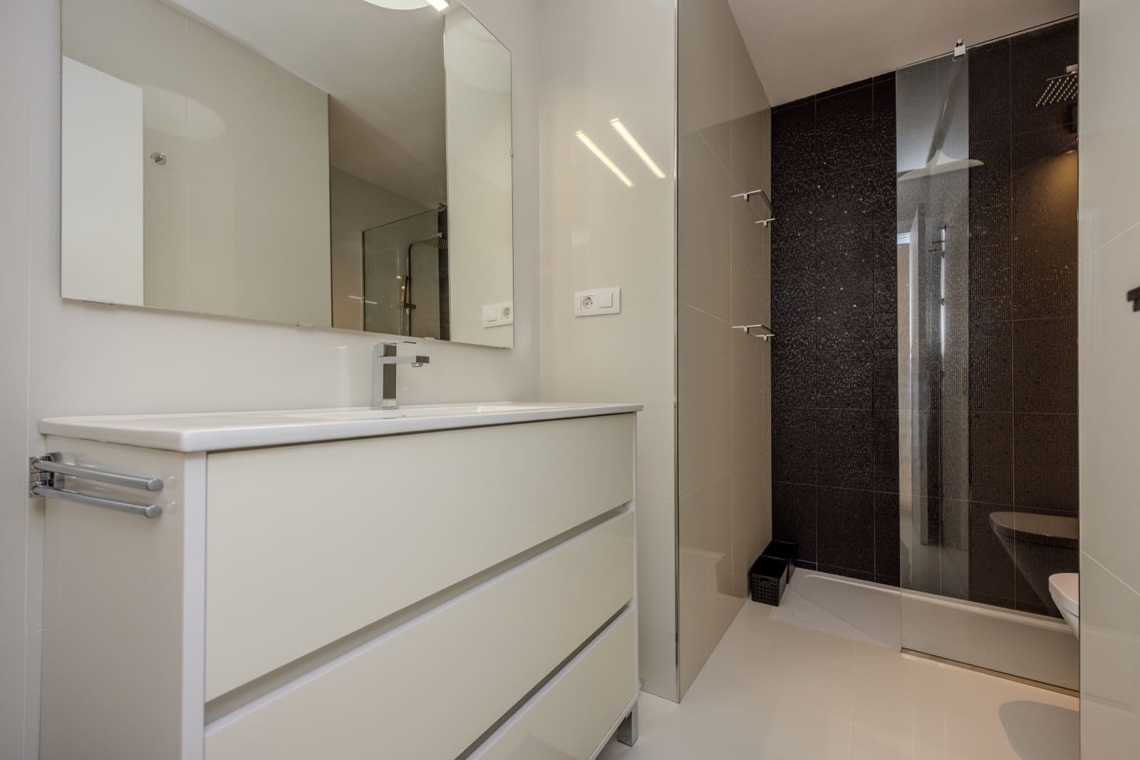 2 soverom Bungalow til salgs i Playa Honda med svømmebasseng - € 480 000 (Ref: 9417704)