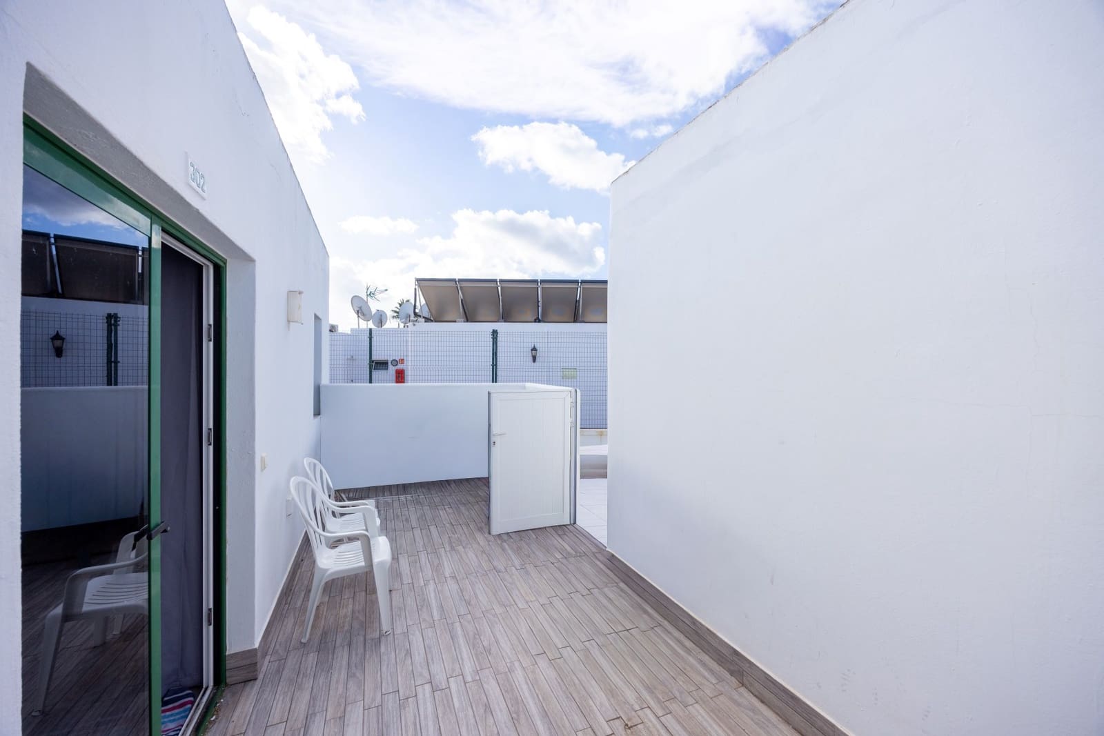 1 soveværelse Lejlighed til salg i Puerto del Carmen med swimmingpool - € 229.950 (Ref: 9417705)