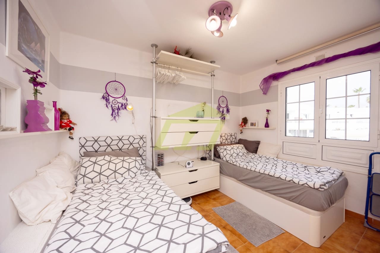 2 sypialnia Apartament na sprzedaż w Puerto del Carmen z basenem - 299 000 € (Ref: 9421536)