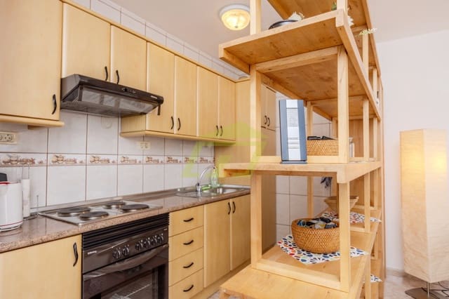 1 slaapkamer Appartement te koop in Puerto del Carmen, Tías - € 215.000 (Ref: 9421642)