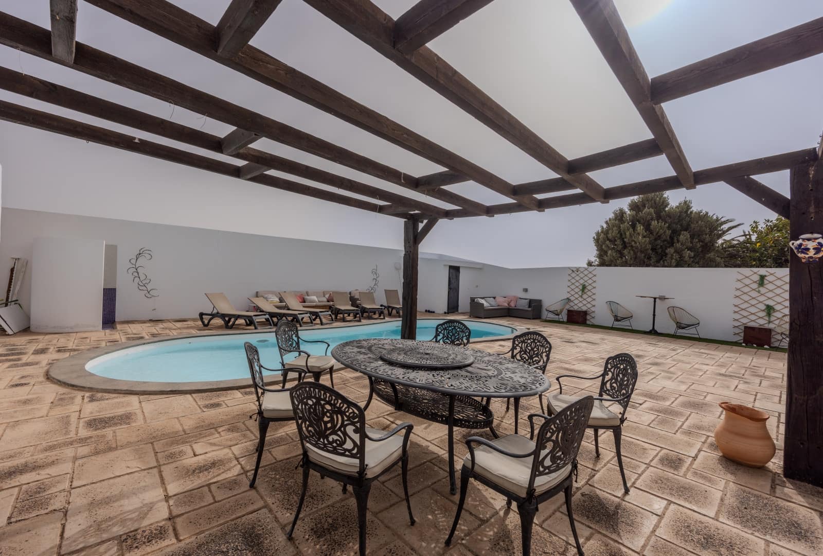 5 soverom Villa til salgs i Costa Teguise med svømmebasseng garasje - € 785 000 (Ref: 9432494)