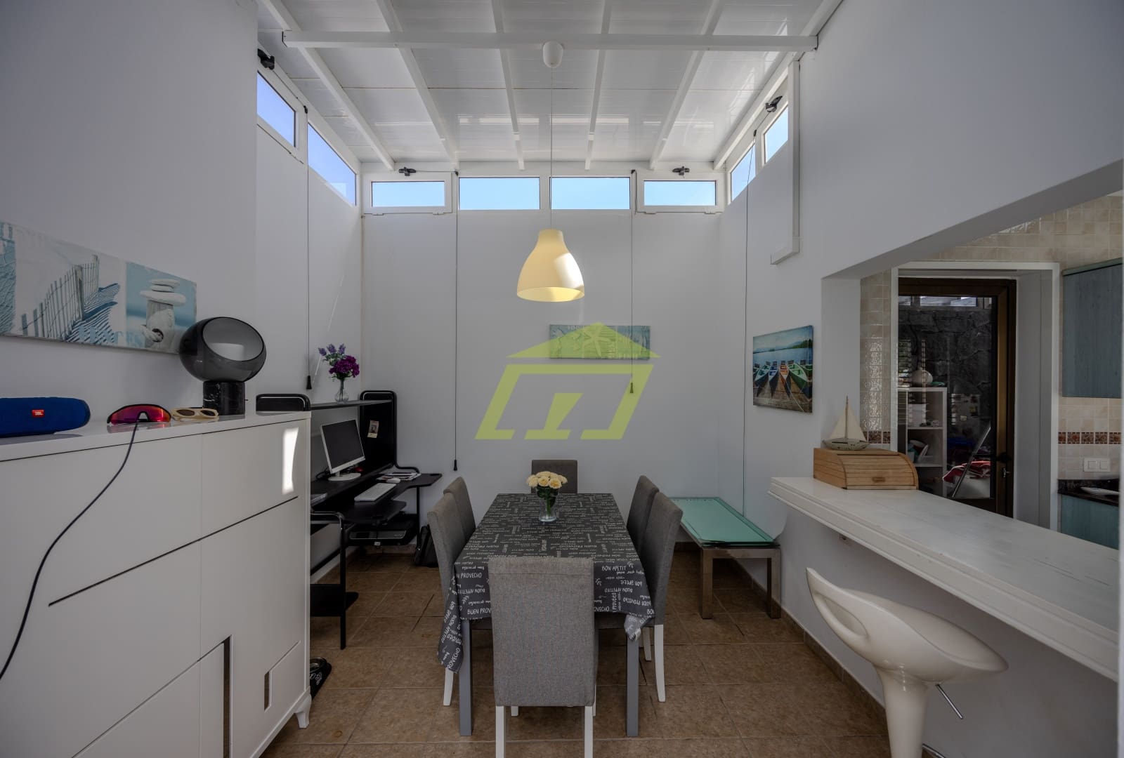 3 slaapkamer Halfvrijstaande villa te koop in Playa Blanca met zwembad garage - € 565.000 (Ref: 9436199)