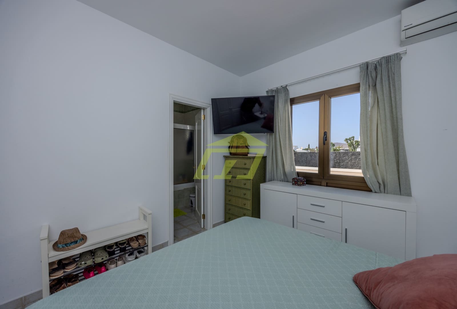 3 slaapkamer Halfvrijstaande villa te koop in Playa Blanca met zwembad garage - € 565.000 (Ref: 9436199)