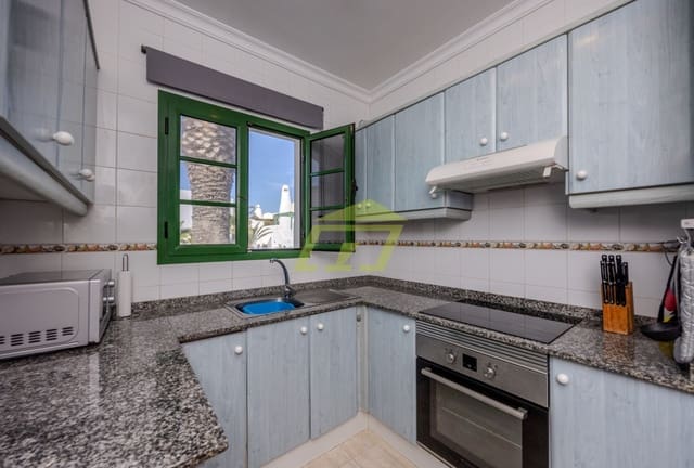 2 sypialnia Willa na sprzedaż w Playa Blanca, Yaiza z basenem - 329 000 € (Ref: 9444865)