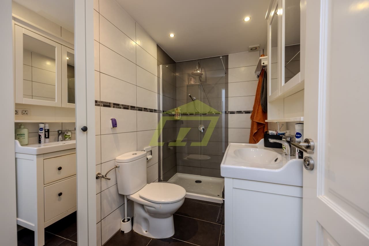 2 chambre Appartement à vendre à Puerto del Carmen avec piscine - 320 000 € (Ref: 9446728)