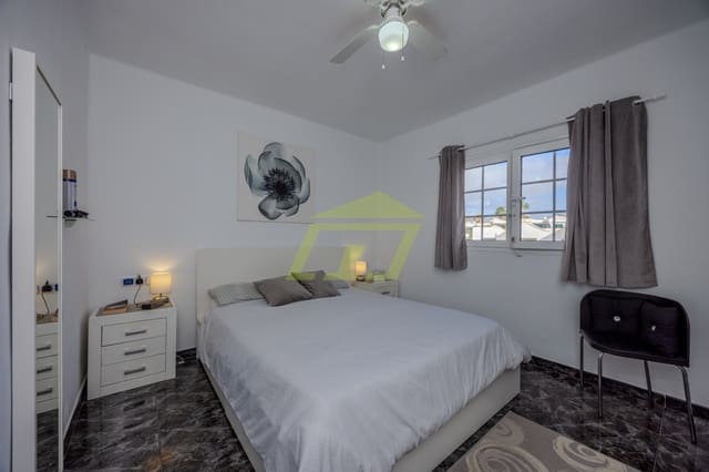 2 chambre Appartement à vendre à Puerto del Carmen, Tías avec piscine - 320 000 € (Ref: 9446728)