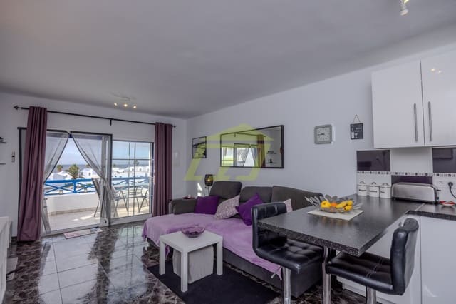 2 chambre Appartement à vendre à Puerto del Carmen, Tías avec piscine - 320 000 € (Ref: 9446728)