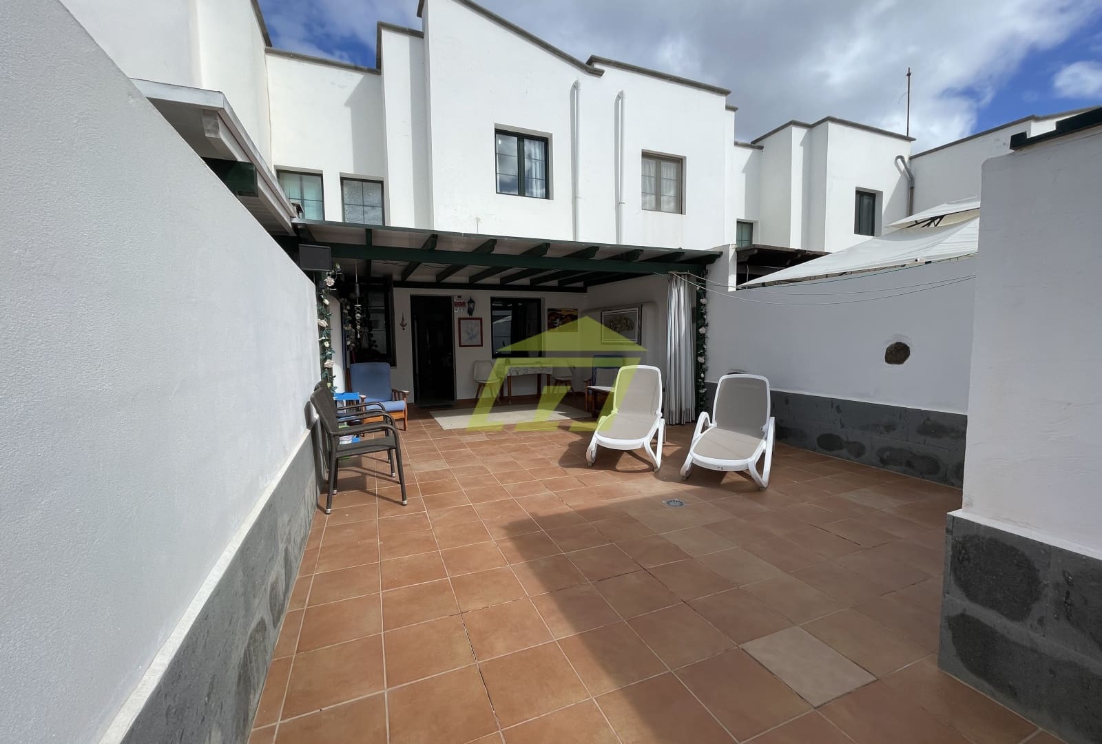 2 soveværelse Rækkehus til salg i Playa Blanca med garage - € 275.000 (Ref: 9449267)