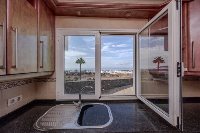 Chalet de 3 habitaciones en Tías en venta - 379.500 € (Ref: 9458441)