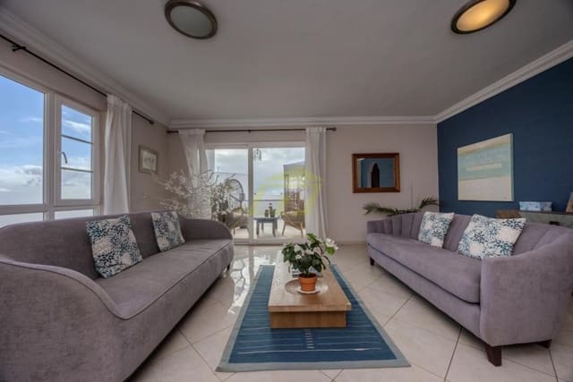 Chalet de 5 habitaciones en Tías en venta con piscina - 830.000 € (Ref: 9458444)