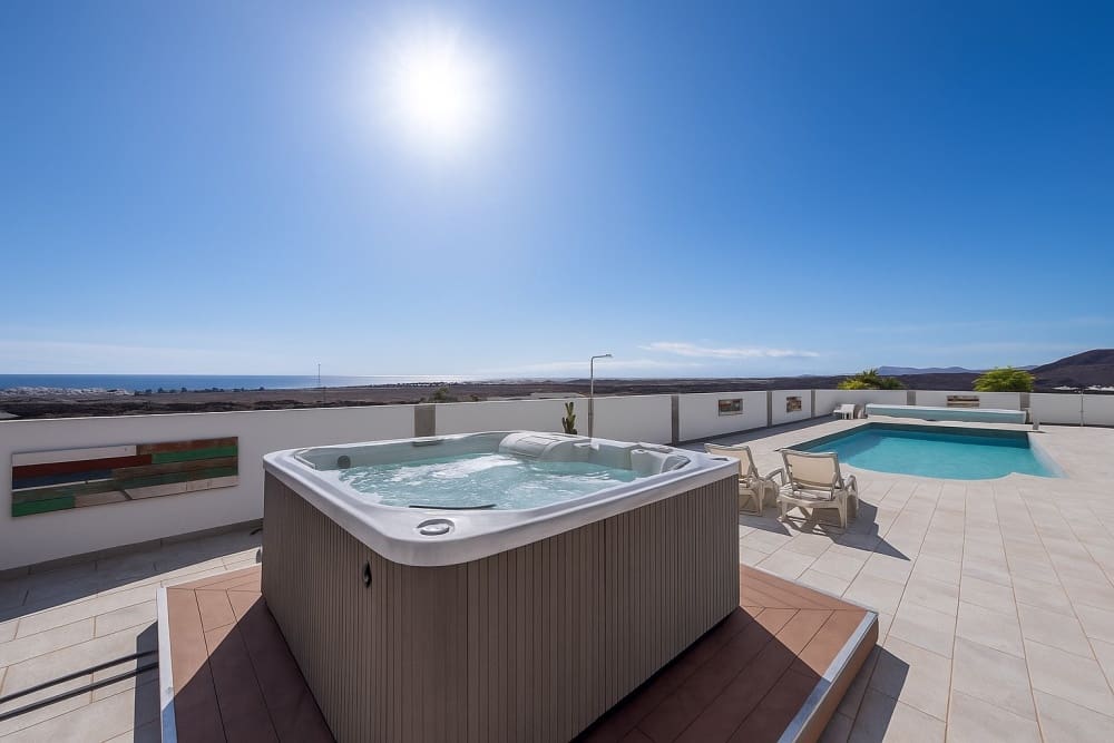 6 quarto Moradia para venda em Puerto del Carmen com piscina - 1 200 000 € (Ref: 9458446)