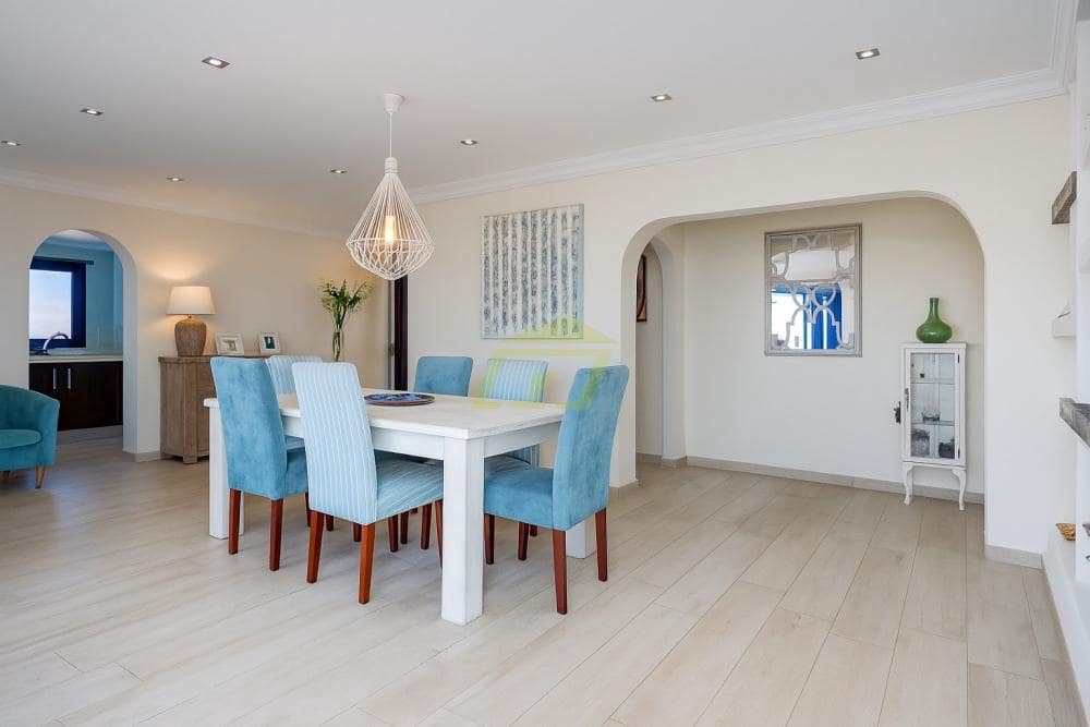 6 chambre Villa/Maison à vendre à Puerto del Carmen avec piscine - 1 200 000 € (Ref: 9458446)