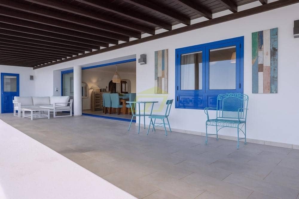 6 chambre Villa/Maison à vendre à Puerto del Carmen avec piscine - 1 200 000 € (Ref: 9458446)