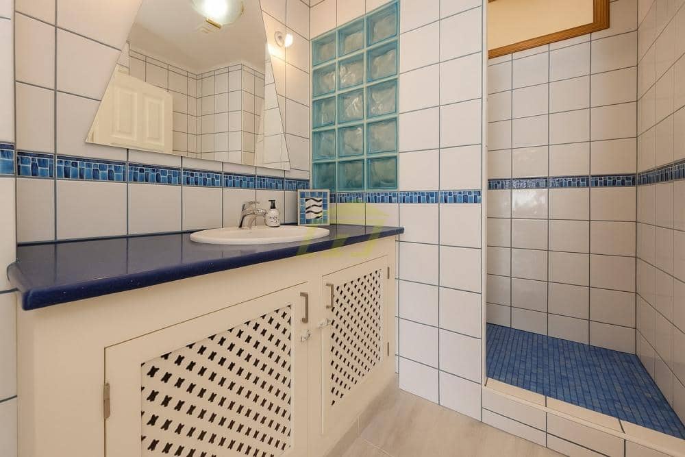 6 chambre Villa/Maison à vendre à Puerto del Carmen avec piscine - 1 200 000 € (Ref: 9458446)