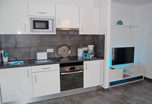 1 soveværelse Lejlighed til salg i Puerto del Carmen, Tías med swimmingpool - € 249.000 (Ref: 9458447)