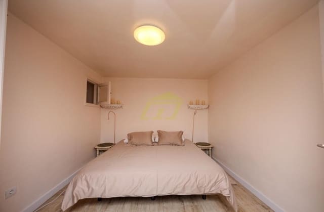 Apartamento de 2 habitaciones en Costa Teguise, Teguise en venta con piscina - 295.000 € (Ref: 9458448)