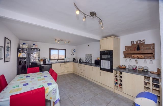 5 quarto Moradia para venda em Nazaret, Teguise com piscina - 580 000 € (Ref: 9458449)