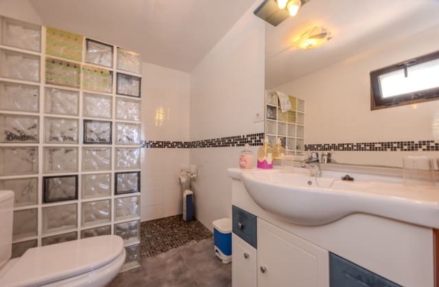 5 quarto Moradia para venda em Nazaret, Teguise com piscina - 580 000 € (Ref: 9458449)