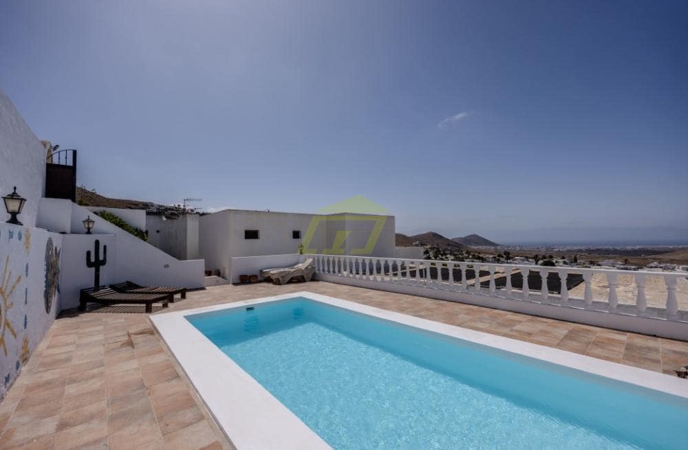 5 soverom Villa til salgs i Nazaret med svømmebasseng - € 580 000 (Ref: 9458449)