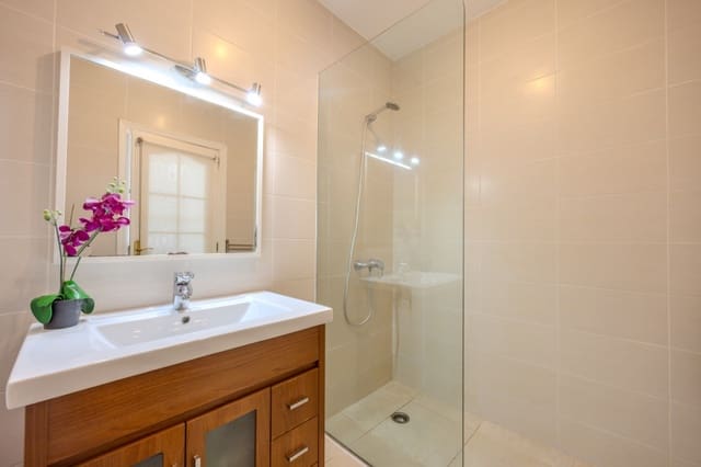 2 slaapkamer Appartement te koop in Puerto del Carmen, Tías - € 279.000 (Ref: 9458452)