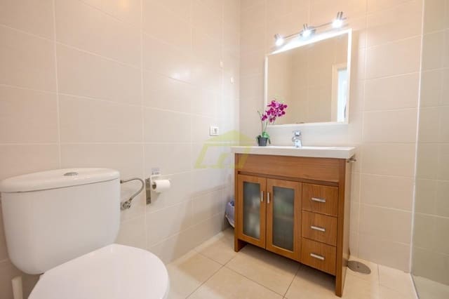 2 chambre Appartement à vendre à Puerto del Carmen, Tías - 269 000 € (Ref: 9458452)