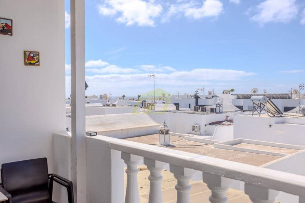 2 slaapkamer Appartement te koop in Puerto del Carmen - € 279.000 (Ref: 9458452)