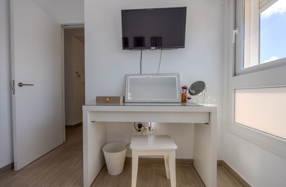 4 bedroom Villa for sale in Costa Teguise - € 395,000 (Ref: 9458453)