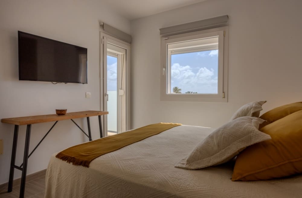 4 bedroom Villa for sale in Costa Teguise - € 395,000 (Ref: 9458453)