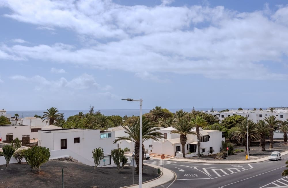 4 bedroom Villa for sale in Costa Teguise - € 395,000 (Ref: 9458453)