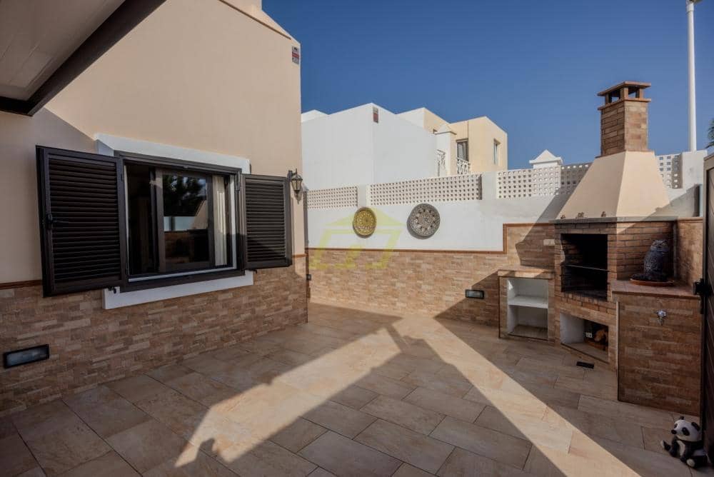 4 chambre Villa/Maison à vendre à Playa Honda - 425 000 € (Ref: 9458454)