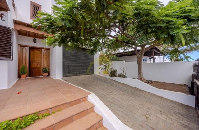 Chalet de 4 habitaciones en Tahiche, Teguise en venta - 499.000 € (Ref: 9458455)