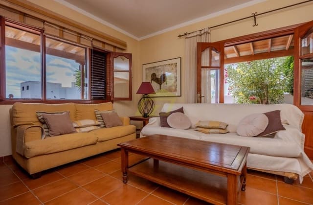 Chalet de 4 habitaciones en Tahiche, Teguise en venta - 499.000 € (Ref: 9458455)