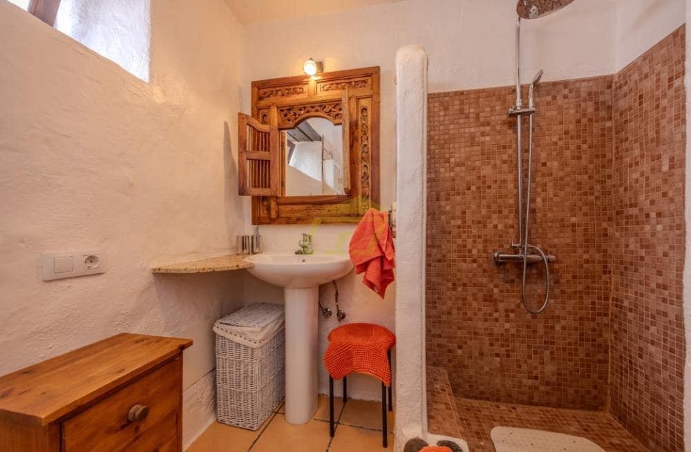 5 bedroom Villa for sale in Teguise with pool - € 895,000 (Ref: 9458457)