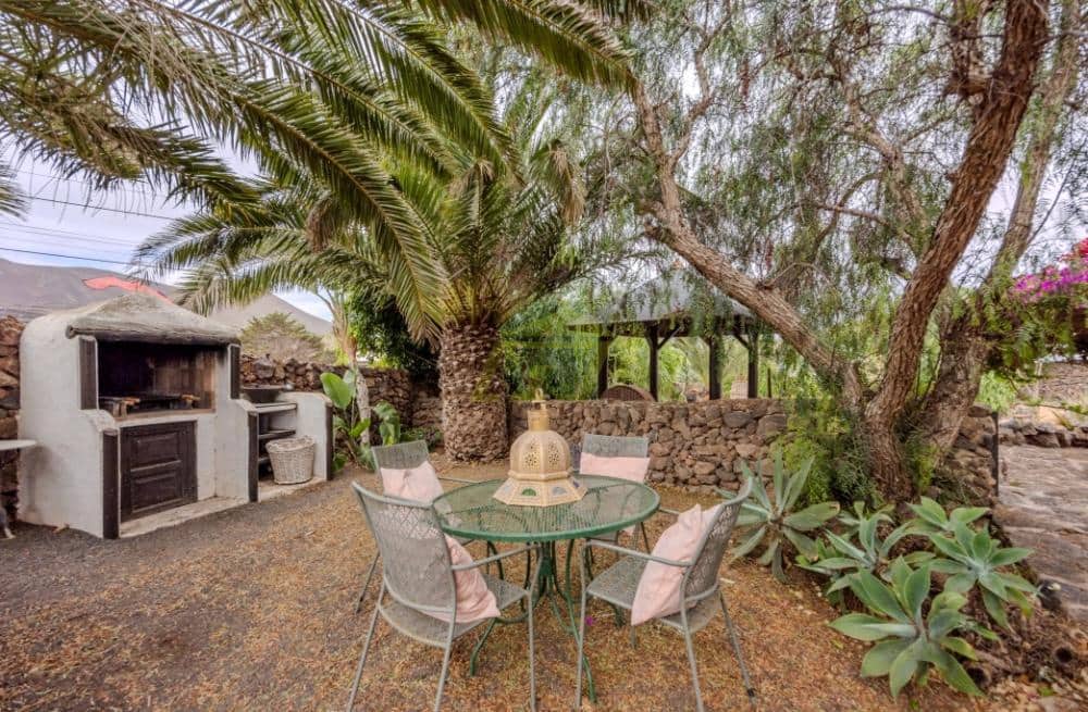 5 bedroom Villa for sale in Teguise with pool - € 895,000 (Ref: 9458457)