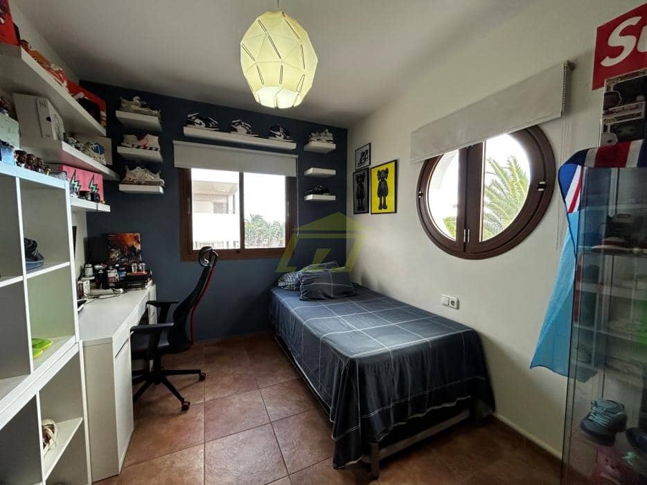 3 sypialnia Willa na sprzedaż w Costa Teguise z basenem - 469 000 € (Ref: 9458460)