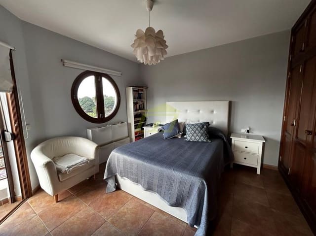 3 bedroom Villa for sale in Costa Teguise, Teguise with pool - € 469,000 (Ref: 9458460)