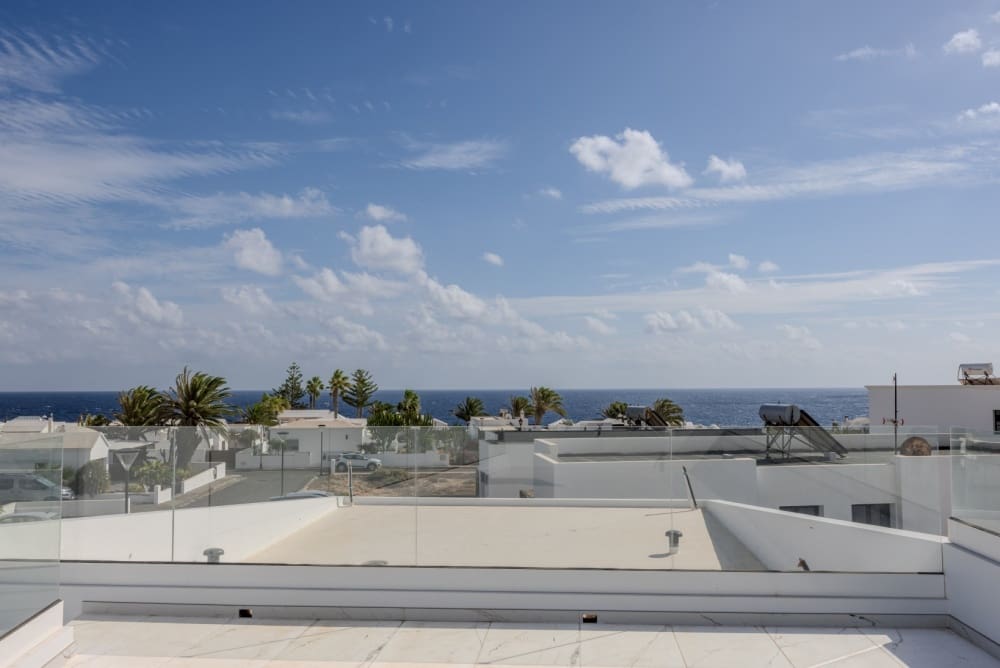 Chalet de 3 habitaciones en Charco del Palo en venta con piscina - 500.000 € (Ref: 9458461)