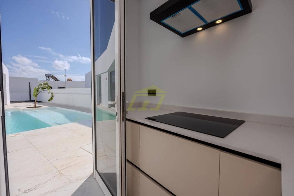 3 sypialnia Willa na sprzedaż w Charco del Palo z basenem - 500 000 € (Ref: 9458461)