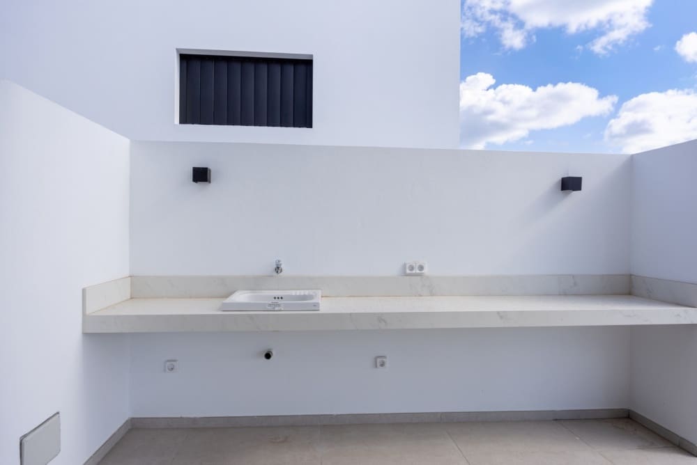 6 slaapkamer Villa te koop in Puerto Calero met zwembad - € 2.600.000 (Ref: 9458462)