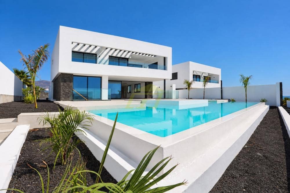 6 bedroom Villa for sale in Puerto Calero with pool garage - € 2,600,000 (Ref: 9458462)