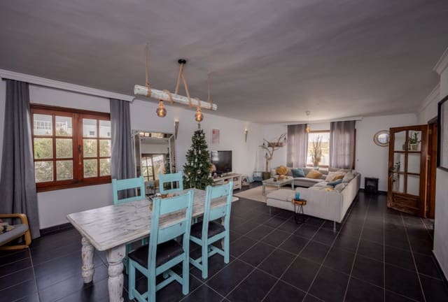 5 Zimmer Villa zu verkaufen in Costa Teguise, Teguise mit Pool - 785.000 € (Ref: 9458463)