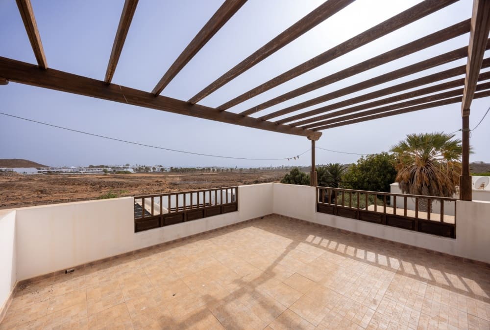 5 Zimmer Villa zu verkaufen in Costa Teguise mit Pool - 785.000 € (Ref: 9458463)