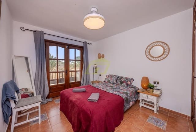 Chalet de 5 habitaciones en Costa Teguise, Teguise en venta con piscina - 785.000 € (Ref: 9458463)