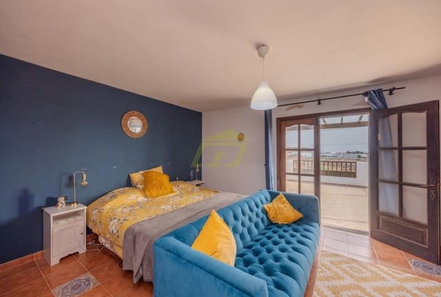 Chalet de 5 habitaciones en Costa Teguise, Teguise en venta con piscina - 785.000 € (Ref: 9458463)