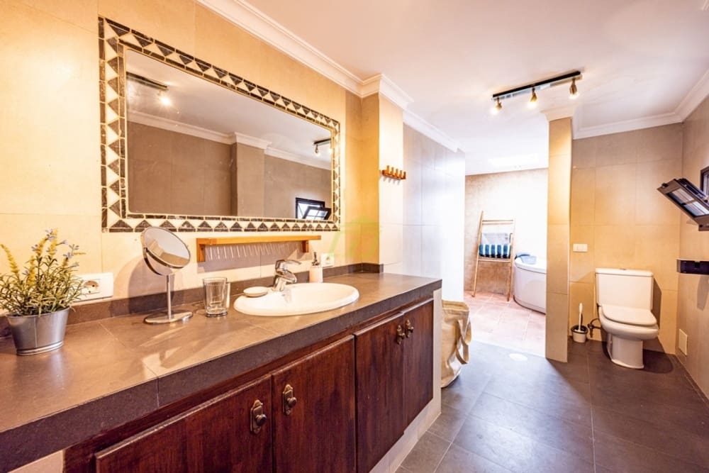 7 sovrum Villa till salu i Tinajo med pool - 895 000 € (Ref: 9458464)