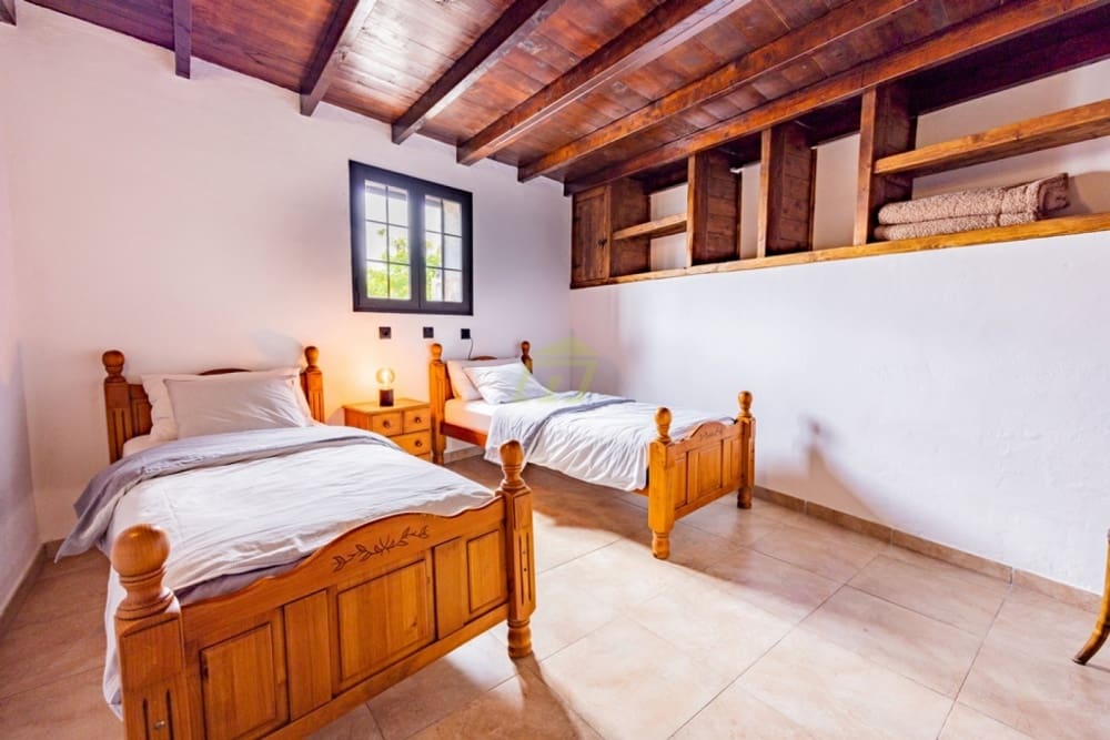 7 sovrum Villa till salu i Tinajo med pool - 895 000 € (Ref: 9458464)