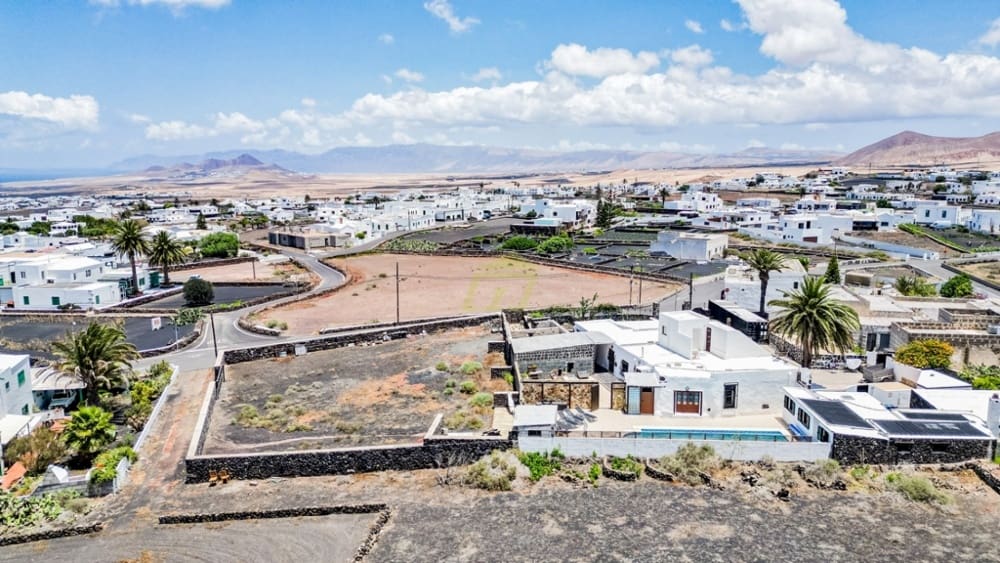 7 sovrum Villa till salu i Tinajo med pool - 895 000 € (Ref: 9458464)