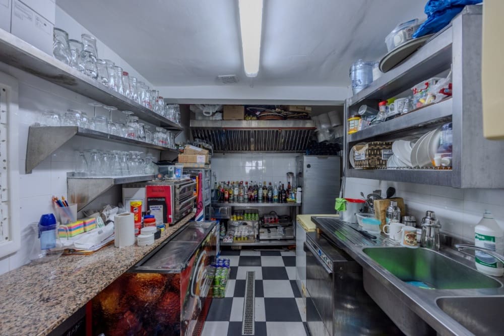 Kommersiell til salgs i Puerto del Carmen - € 80 000 (Ref: 9458466)