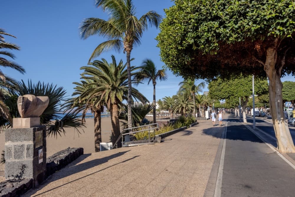 Kommersiell til salgs i Puerto del Carmen - € 80 000 (Ref: 9458466)