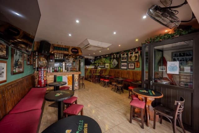 Commercial for sale in Puerto del Carmen, Tías - € 80,000 (Ref: 9458466)